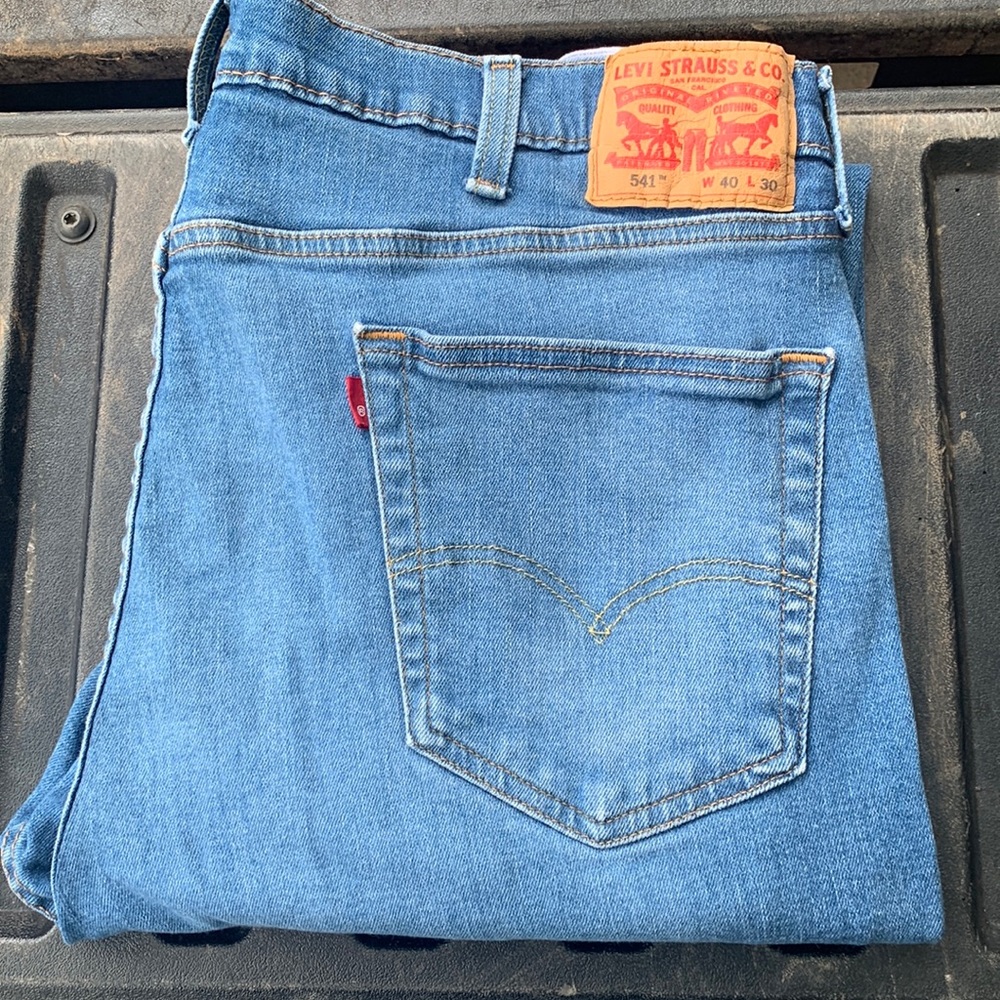 Men Levi Jean size 40x30 style 541
